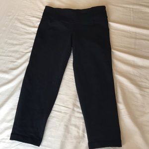 LULU LEMON LEGGINGS.